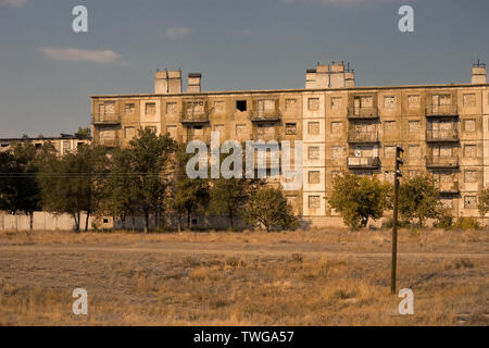 Verlassene Gebäude auf dem ehemaligen sowjetischen Militärbasis (Ayaguz, Kasachstan) Stockfoto