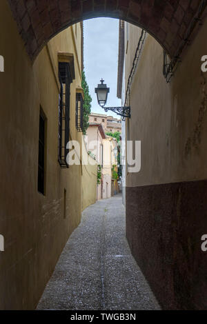 Durch die Straßen der Altstadt von Albaicin, Granada Spaziergang Stockfoto