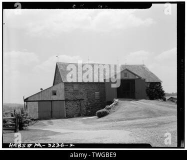 Hintere Höhe. Hinweis RAMPE. Die Spuren der ursprünglichen Türen an der hinteren Wand. - Tom Clark Scheune, State Route 52 (Pocopson Township), Lenape, Chester County, PA; Dornbusch, Charles H, Fotograf Stockfoto