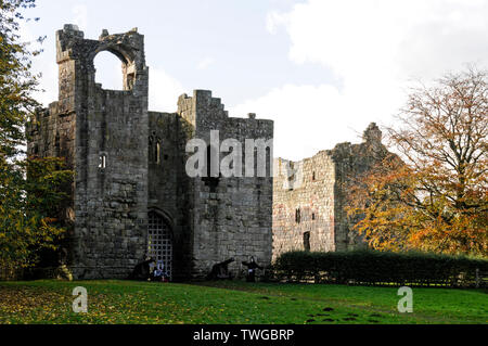 Die Ruinen des 14.jahrhunderts Etal Castle in the Metal Dorf in Northumberland, Großbritannien. Es war ein Wohnturm, ein Torhaus und einem Eckturm, der Cas Stockfoto