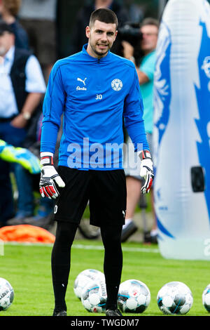 Kiel, Deutschland. Juni, 2019 20. Torwart Ioannis Gelios beteiligt sich an der 1. Sitzung der Deutschen 2. division Team Holstein Kiel auf die anstehende neue Saison in die Zweite Bundesliga vorzubereiten. Frank Molter/Alamy leben Nachrichten Stockfoto