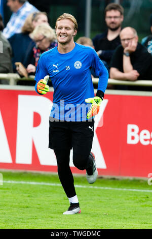 Kiel, Deutschland. Juni, 2019 20. Torwart Dominik Reimann beteiligt sich an der 1. Sitzung der Deutschen 2. division Team Holstein Kiel auf die anstehende neue Saison in die Zweite Bundesliga vorzubereiten. Frank Molter/Alamy leben Nachrichten Stockfoto