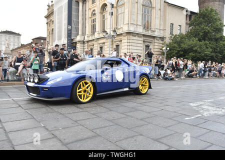 Turin. Valentino Motor Park eröffnet. Dream Cars fashion show im Foto: (sicki/Fotogramma, TURIN - 2019-06-19) p.s. La foto e 'utilizzabile nel rispetto del contesto in Cui e' Stata scattata, e senza intento diffamatorio del decoro delle Persone rappresentate Stockfoto