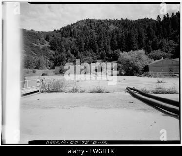 Stahlbetondecke Dach vom nördlichen Rand, Blick nach Süden. - Glenn L. Martin Company, Titan Missile Test, Captive Test D-2 stehen, Waterton Canyon Road und Kolorado Landstraße 121, Lakewood, Jefferson County, CO Stockfoto