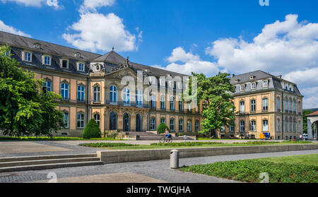 Ansicht des 18. Jahrhunderts neuen Schloss Stuttgart barocken Palast (Neues Schloss), Schlossgarten Park, Stuttgart, Baden Württemberg, Deutschland Stockfoto