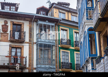 Die Gebäude in der Calle San Antonio-Straße in der Altstadt von Oviedo in Asturien, Spanien Stockfoto