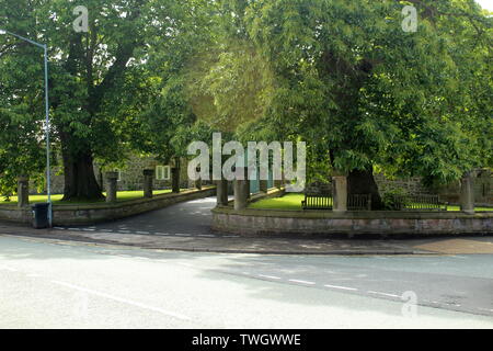 Hawarden ist ein kleines Dorf in Deeside, Clwyd, Wales, an der walisischen Grenze/Englisch Stockfoto