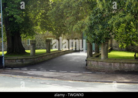 Hawarden ist ein kleines Dorf in Deeside, Clwyd, Wales, an der walisischen Grenze/Englisch Stockfoto