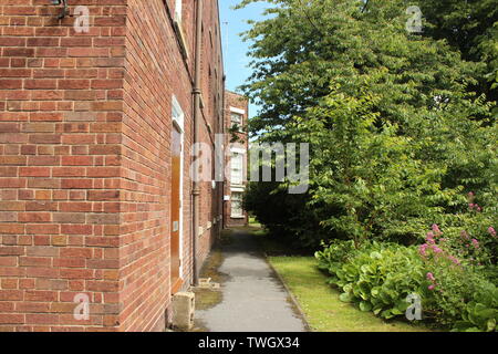 Hawarden ist ein kleines Dorf in Deeside, Clwyd, Wales, an der walisischen Grenze/Englisch Stockfoto