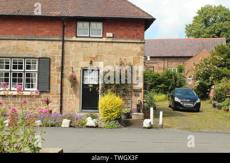 Hawarden ist ein kleines Dorf in Deeside, Clwyd, Wales, an der walisischen Grenze/Englisch Stockfoto