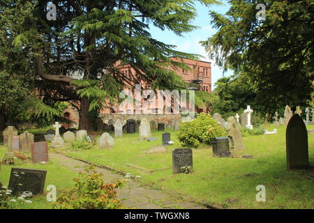 Hawarden ist ein kleines Dorf in Deeside, Clwyd, Wales, an der walisischen Grenze/Englisch Stockfoto