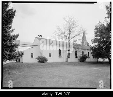 Hinten (Nordseite) und der Westseite der Kapelle - Fitzsimons General Hospital, Kapelle, West Harlow Avenue und Norden Hisckey Straße, nordwestliche Ecke, Aurora, Adams County, CO Stockfoto