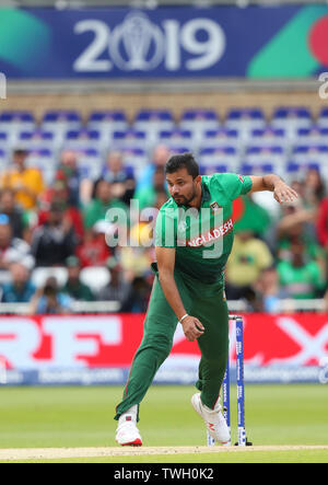 Nottingham, UK. 20. Juni 2019. Mortaza mashrafe von Bangladesch bowling Während der Australien v Bangladesch, ICC Cricket World Cup Match, an der Trent Brücke, Nottingham, England. Quelle: European Sports Fotografische Agentur/Alamy leben Nachrichten Stockfoto