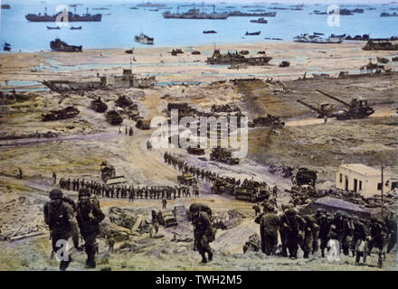 Amerikanische Männer und Ausrüstung, die sich in auf Omaha Beach, Normandie, Frankreich, durch US-Signal Corps, 8. Juni 1944 Stockfoto