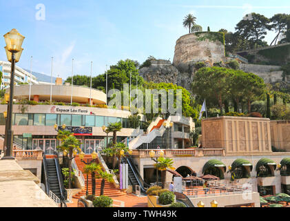 Fontvieille, Monaco - Juni 13, 2014: moderne Stadt Veranstaltungsort für Live-Musik Stockfoto