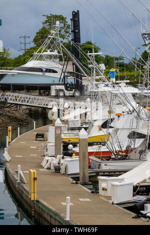 Quepos ist ein kleines boomenden Hafenstadt an der Pazifikküste von Costa Rica, einer der besten Orte der Welt für Big Game Fischen. Stockfoto