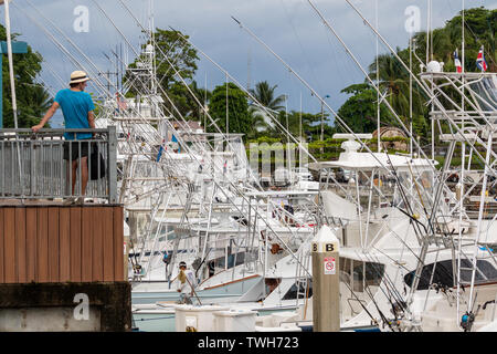 Quepos ist ein kleines boomenden Hafenstadt an der Pazifikküste von Costa Rica, einer der besten Orte der Welt für Big Game Fischen. Stockfoto