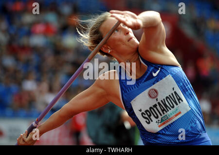 Ostrava, Tschechische Republik. Juni, 2019 20. BARBORA SPOTAKOVA aus der Tschechischen Republik konkurriert Speerwurf Frauen bei der IAAF World Challenge Golden Spike in Ostrava in der Tschechischen Republik werfen. Credit: Slavek Ruta/ZUMA Draht/Alamy leben Nachrichten Stockfoto