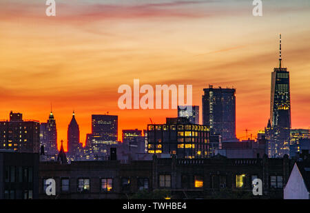 World Trade Center Tower in New York City bei Nacht Stockfoto