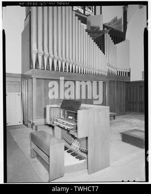 SCHOENSTEIN PFEIFENORGEL UND KONSOLE - Hl. Franz von Sales Kirche, 2100 Martin Luther King, Jr., Oakland, Alameda County, CA Stockfoto