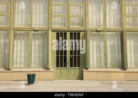 Orangerie auf dem Gelände des Schlosses Esterházy in Eisenstadt (Burgenland, Österreich). Die Orangerie wurde in der Mitte des 19. Jahrhunderts gebaut und Stockfoto