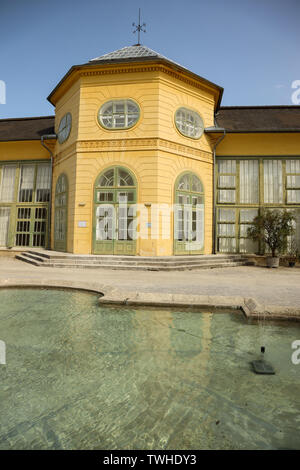 Orangerie auf dem Gelände des Schlosses Esterházy in Eisenstadt (Burgenland, Österreich). Die Orangerie wurde in der Mitte des 19. Jahrhunderts gebaut und Stockfoto