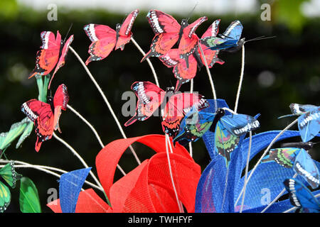 Pferderennbahn Ascot, Berkshire, Großbritannien. 20. Jun 2019. Racegoers besuchen Tag in Royal Ascot Rennen in Ascot Racecourse, Ascot, Berkshire Ascot, Großbritannien. Juni, 2019 20. Credit: Nils Jorgensen/Alamy leben Nachrichten Stockfoto