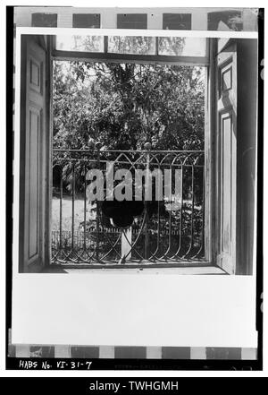 Zweiter Stock, DETAIL DER BALKON, VON INNEN - Pentheny Hotel, 45 A und 46 B King Street, Christiansted, St. Croix, VI; Gjessing, Frederik C, Historiker; Barker, Jack, Historiker; Fritz Henle (1909 - 1993) Beschreibung amerikanischer Fotograf Geburtsdatum / Tod vom 9. Juni 1909 vom 31. Januar 1993 Ort der Geburt / Todes Dortmund, Deutschland Saint Croix, U.S. Virgin Islands arbeiten Zeitraum 1938-1993 Arbeit Standort Vereinigte Staaten von Amerika Authority control: Q 85731 VIAF: 79132734 ISNI: 0000 0000 8396 8666 ULAN: 500014771 50031152 LCCN: n GND: 118869531 WorldCat Schöpfer QS: P170, Q 85731, Fotograf Stockfoto
