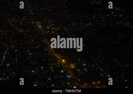 Luftaufnahme der Stadt Delhi bei Nacht. Luftaufnahmen spät in der Nacht im Frühjahr Stockfoto