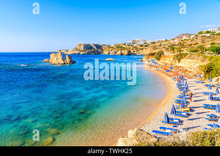 Blick auf das schöne Meer Bucht bei ammopi Strand, Insel Karpathos, Griechenland Stockfoto