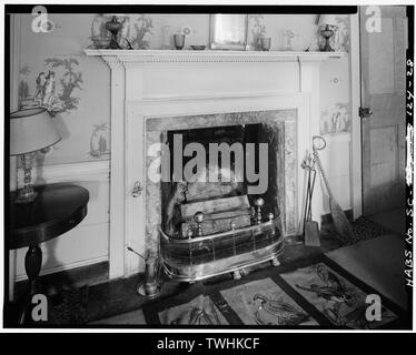 Zweite Etage, Südosten, NORDWAND - MANTEL DETAIL. Typisch für die zweite Etage Zimmer und Nordwesten Zimmer im ersten Stock. - William Seabrook House, County Road 768, Edisto Island, Charleston County, SC; Lafayette Stockfoto