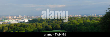 Leeds Skyline von Bügel Newsam Golfplatz Stockfoto