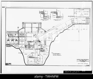 Schnittzeichnung der AUSDEHNUNGSBEHÄLTER, penstock, und das Powerhouse, Turbine, Generator, und Transformatoren installiert, POWERHOUSE, inneren Teil Schnittbild und die Erhöhung von Energie Haus und Penstock, Zeichnung E-966. Von F.J.Rotter, 27 Dezember, 1922 - Enloe Dam, Power House, auf Similkameen River, Oroville, Okanogan County, WA Stockfoto