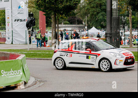 Straßburg, Frankreich - Okt 3, 2013: Citroen DS3 HD als th Null Wagen Super Special Stage 1 der WRC-Frankreich Stockfoto