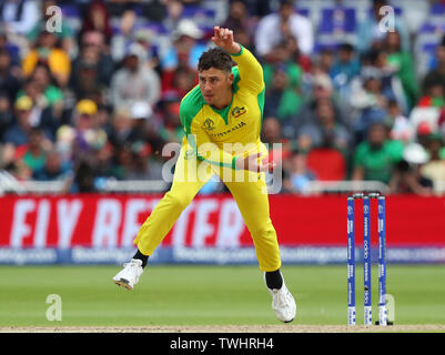 NOTTINGHAM, ENGLAND. 20. JUNI 2019: Marcus Stoinis von Australien Bowling. Während der Australien v Bangladesch, ICC Cricket World Cup Match, an der Trent Brücke, Nottingham, England. Credit: Cal Sport Media/Alamy leben Nachrichten Stockfoto