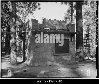 Seitenansicht - Lassen Volcanic National Park, Loomis Seismograph Station, Mineral, Tehama County, CA Stockfoto