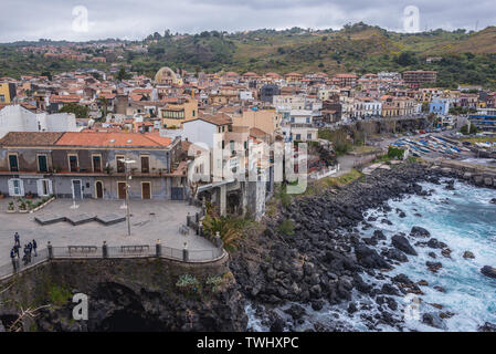 Luftaufnahme von der Burg in Aci Castello Gemeinde in der Stadt Catania auf Sizilien Insel in Italien Stockfoto