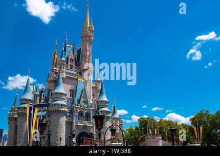 Orlando, Florida. 10. Mai 2019. Cinderella Schloss in Magic Kingdom in Walt Disney World. Stockfoto