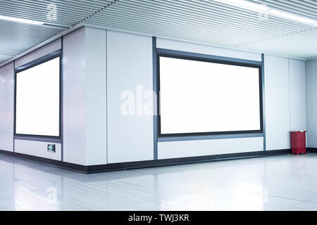 Leere plakatwand an der Wand in der Fotografie Stockfoto