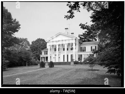 September 1966 ALLGEMEINE ANSICHT VON AUSSEN aus dem Südosten - Oliver H. Perry House, 750 Harbour Road, Southport, Fairfield County, CT Stockfoto