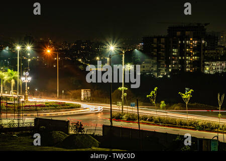 Nacht Stadtbild in Pune, Indien. Stockfoto