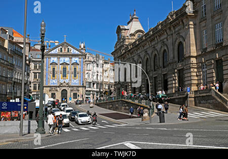 Igreja de Santo António Dos Congregados vom Bahnhof Sao Bento Bahnhof Praca de Almeida Garrett in Stadt Porto Portugal EU-KATHY DEWITT Stockfoto