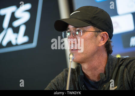 CLUJ, Rumänien - 14. JUNI 2019: Australische Tennis Trainer und Analyst für den Grand Slam Darren Cahill beantworten Fragen während der, drücken Sie BESPRE. Stockfoto