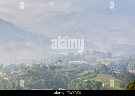 Über Terraced Rice Fields in Ha Giang, Vietnam Sunriset. Stockfoto