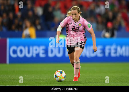 Paris, Frankreich. Juni, 2019 19. Erin Cuthbert (Schottland) (22) Im Vorfeld, 19.06.2019, Paris (Frankreich), Fußball, Wm 2019 die FIFA Frauen, Schottland - Argentinien, FIFA-Bestimmungen verbieten die Verwendung von Fotografien als BILDSEQUENZEN UND/ODER QUASI-VIDEO. | Verwendung der weltweiten Kredit: dpa/Alamy leben Nachrichten Stockfoto