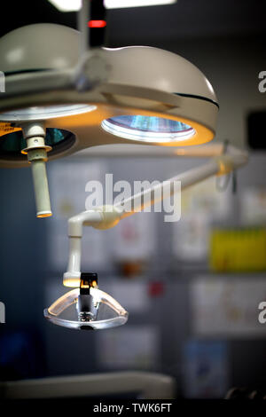 Elemente der Beleuchtung in der zahnmedizinischen Klinik Büro. Stockfoto