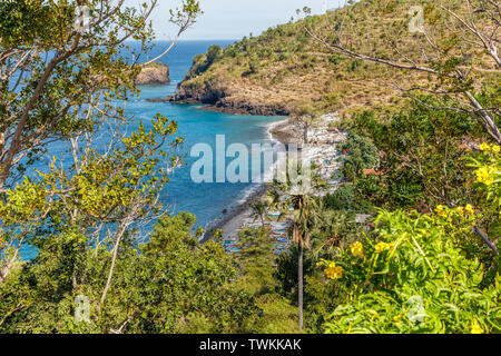 Blick auf Amed - Ozean, Bucht, Häuser, Boote jukung, Karangasem Regency, Bali, Indonesien Stockfoto