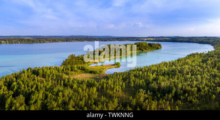Blick auf den See in der Nähe von Woerthsee Bachern, Fuenfseenland, Oberbayern, Bayern, Deutschland, Europa Stockfoto
