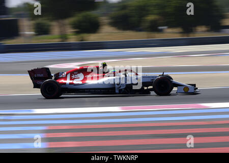 Le Castellet, Var, Frankreich. Juni, 2019 21. Sauber Fahrer ANTONIO GIOVINAZZI (ITA) in Aktion während der Formel Eins Grand Prix auf dem Circuit Paul Ricard bei Le Castellet - Frankreich Quelle: Pierre Stevenin/ZUMA Draht/Alamy leben Nachrichten Stockfoto