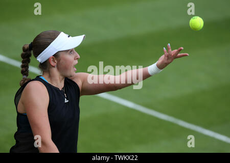Birmingham, Großbritannien. Juni, 2019 21. Jelena Ostapenko Lettlands Während ihr Viertelfinale gegen Petra Martic von Kroatien. Natur Tal Classic 2019, Tennis der Internationale Frauentag, Tag 5 an der Edgbaston Priorat Club in Birmingham, England am Freitag, den 21. Juni 2019. Redaktionelle Verwendung nur. pic von Andrew Obstgarten, Credit: Andrew Orchard sport Fotografie/Alamy leben Nachrichten Stockfoto